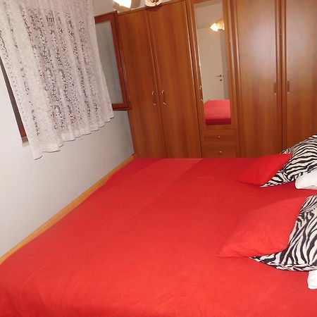Apartments Obelix Pula Bagian luar foto