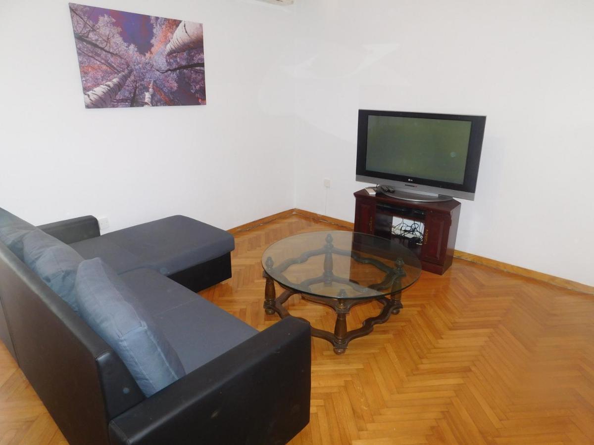 Apartments Obelix Pula Bagian luar foto